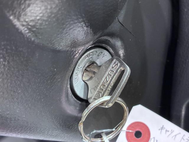 キャリイトラックＫＣエアコン・パワステＭＴ５速　ＡＭ／ＦＭラジオ　エアコン　パワーステアリング　ティーゼットデオプラス（岡山県）の中古車