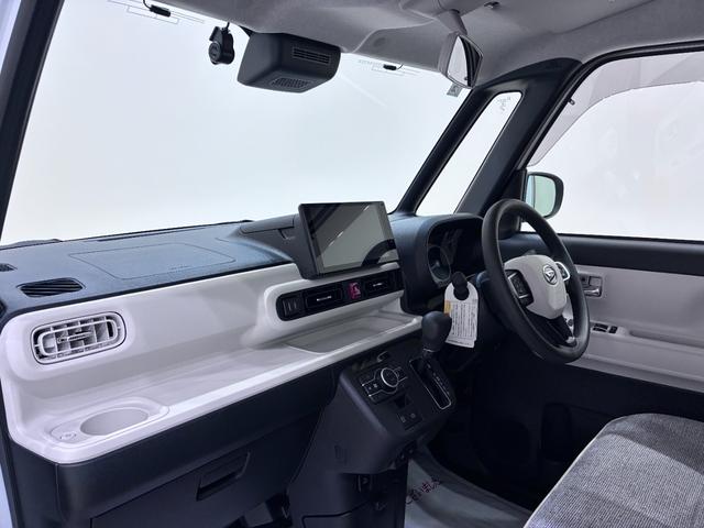 ムーヴキャンバスストライプスGターボバックモニター 9インチディスプレイオーディオ ドライブレコーダー 両側パワースライドドア シートヒーター USB入力端子 Bluetooth オートライト キーフリー アイドリングストップ(岡山県)の中古車