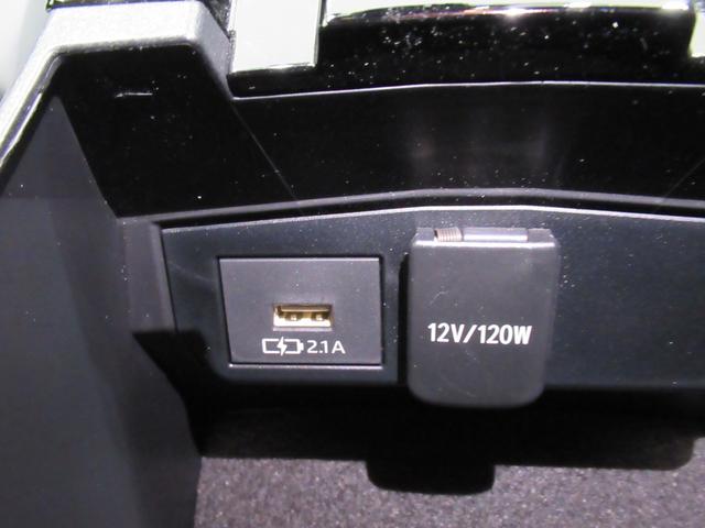 カローラツーリングハイブリッド　ダブルバイビーシートヒーター　オートライト　キーフリー　電動格納式ドアミラー　エアコン　パワーステアリング　パワーウィンドウ　運転席エアバッグ　ＡＢＳ　ティーゼットデオプラス（岡山県）の中古車