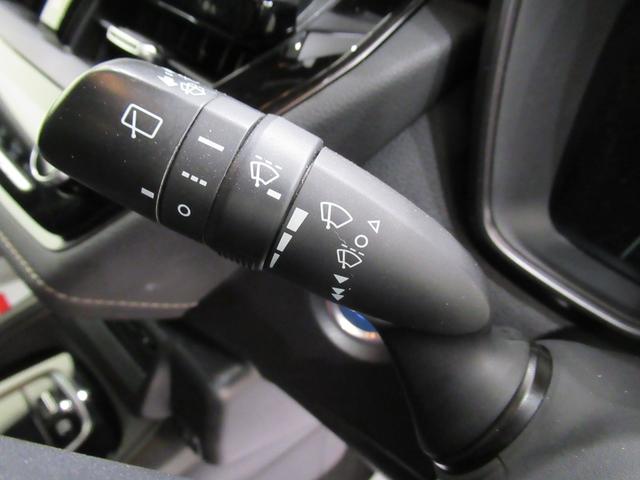 カローラツーリングハイブリッド　ダブルバイビーシートヒーター　オートライト　キーフリー　電動格納式ドアミラー　エアコン　パワーステアリング　パワーウィンドウ　運転席エアバッグ　ＡＢＳ　ティーゼットデオプラス（岡山県）の中古車