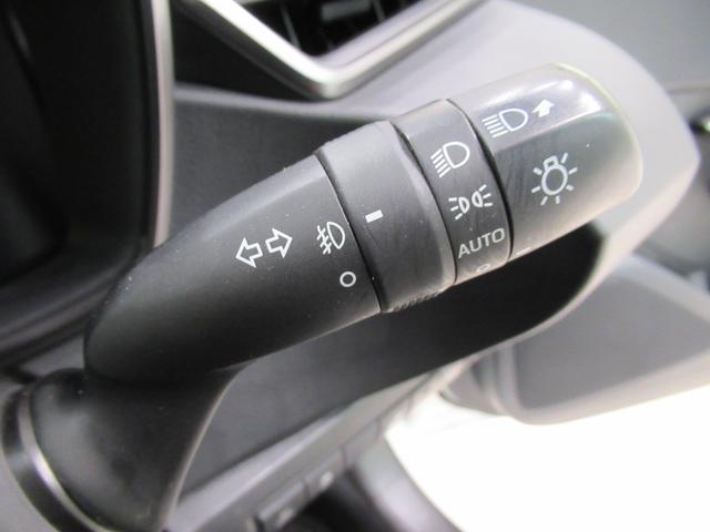 カローラツーリングハイブリッド　ダブルバイビーシートヒーター　オートライト　キーフリー　電動格納式ドアミラー　エアコン　パワーステアリング　パワーウィンドウ　運転席エアバッグ　ＡＢＳ　ティーゼットデオプラス（岡山県）の中古車