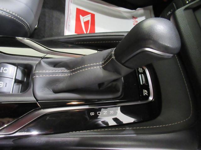 カローラツーリングハイブリッド　ダブルバイビーシートヒーター　オートライト　キーフリー　電動格納式ドアミラー　エアコン　パワーステアリング　パワーウィンドウ　運転席エアバッグ　ＡＢＳ　ティーゼットデオプラス（岡山県）の中古車