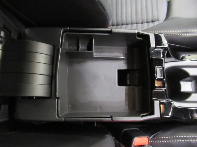 カローラツーリングハイブリッド　ダブルバイビーシートヒーター　オートライト　キーフリー　電動格納式ドアミラー　エアコン　パワーステアリング　パワーウィンドウ　運転席エアバッグ　ＡＢＳ　ティーゼットデオプラス（岡山県）の中古車