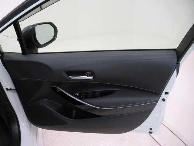 カローラツーリングハイブリッド　ダブルバイビーシートヒーター　オートライト　キーフリー　電動格納式ドアミラー　エアコン　パワーステアリング　パワーウィンドウ　運転席エアバッグ　ＡＢＳ　ティーゼットデオプラス（岡山県）の中古車