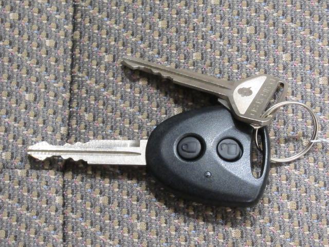 タントL4WD シートヒーター 両側スライドドア オートライト キーレスエントリー アイドリングストップ 電動格納式ドアミラー エアコン パワーステアリング パワーウィンドウ 運転席エアバッグ ABS(岡山県)の中古車