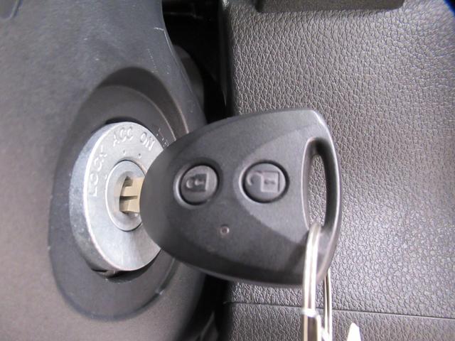 ハイゼットカーゴデラックスＡＭ／ＦＭラジオ　両側スライドドア　オートライト　キーレスエントリー　アイドリングストップ　衝突被害軽減システム　レーンアシスト　オートマチックハイビーム　ティーゼットデオプラス（岡山県）の中古車