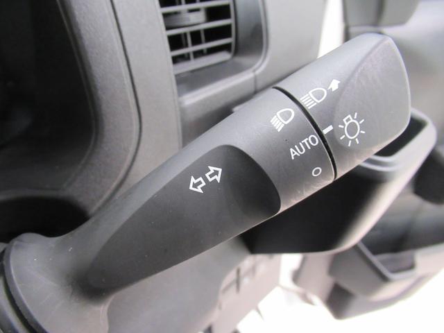 ハイゼットカーゴデラックスＡＭ／ＦＭラジオ　両側スライドドア　オートライト　キーレスエントリー　アイドリングストップ　衝突被害軽減システム　レーンアシスト　オートマチックハイビーム　ティーゼットデオプラス（岡山県）の中古車