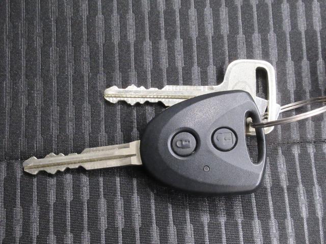 ハイゼットカーゴデラックスＡＭ／ＦＭラジオ　両側スライドドア　オートライト　キーレスエントリー　アイドリングストップ　衝突被害軽減システム　レーンアシスト　オートマチックハイビーム　ティーゼットデオプラス（岡山県）の中古車