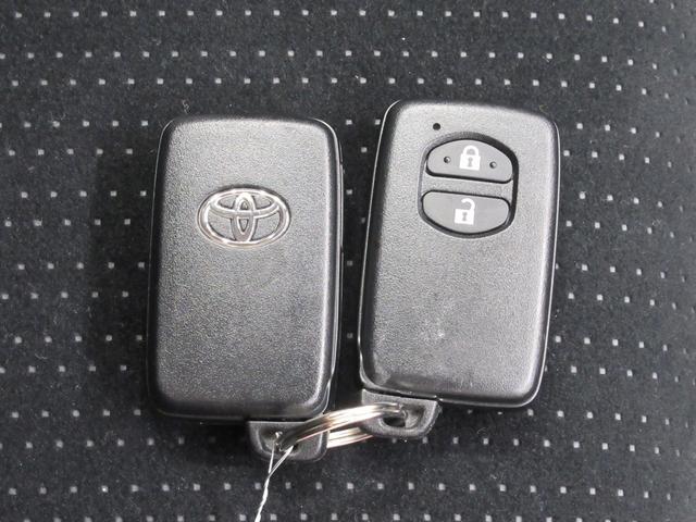 カローラフィールダーハイブリッドＧキーフリー　電動格納式ドアミラー　エアコン　パワーステアリング　パワーウィンドウ　運転席エアバッグ　ＡＢＳ　ティーゼットデオプラス（岡山県）の中古車