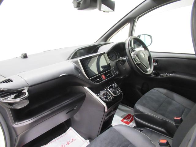 ヴォクシーハイブリッドZS 煌3シートヒーター 両側パワースライドドア オートライト キーフリー USB入力端子 電動格納式ドアミラー エアコン パワーステアリング パワーウィンドウ 運転席エアバッグ ABS ティーゼットデオプラス(岡山県)の中古車