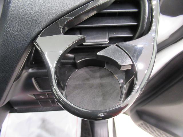 ヴォクシーハイブリッドZS 煌3シートヒーター 両側パワースライドドア オートライト キーフリー USB入力端子 電動格納式ドアミラー エアコン パワーステアリング パワーウィンドウ 運転席エアバッグ ABS ティーゼットデオプラス(岡山県)の中古車