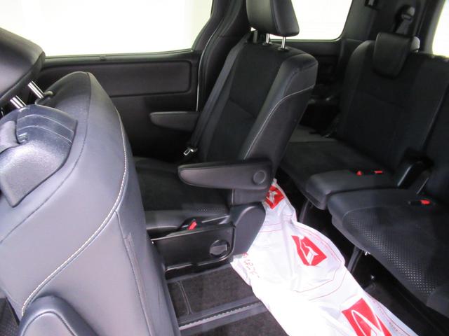 ヴォクシーハイブリッドZS 煌3シートヒーター 両側パワースライドドア オートライト キーフリー USB入力端子 電動格納式ドアミラー エアコン パワーステアリング パワーウィンドウ 運転席エアバッグ ABS ティーゼットデオプラス(岡山県)の中古車