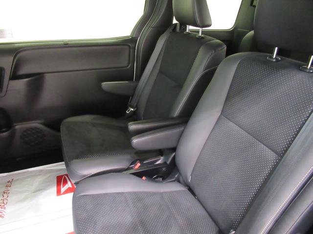 ヴォクシーハイブリッドZS 煌3シートヒーター 両側パワースライドドア オートライト キーフリー USB入力端子 電動格納式ドアミラー エアコン パワーステアリング パワーウィンドウ 運転席エアバッグ ABS ティーゼットデオプラス(岡山県)の中古車