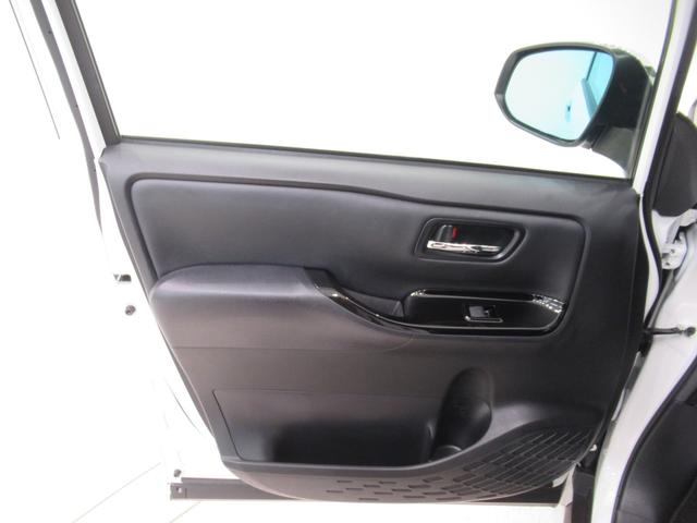 ヴォクシーハイブリッドZS 煌3シートヒーター 両側パワースライドドア オートライト キーフリー USB入力端子 電動格納式ドアミラー エアコン パワーステアリング パワーウィンドウ 運転席エアバッグ ABS ティーゼットデオプラス(岡山県)の中古車