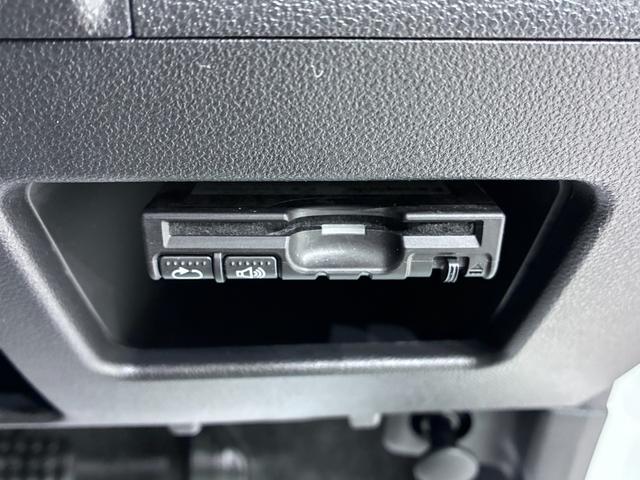 タントカスタムＸ　トップエディションＳＡ左側パワースライドドア　オートライト　キーフリー　アイドリングストップ　電動格納式ドアミラー　衝突被害軽減システム　エアコン　パワーステアリング　パワーウィンドウ　運転席エアバッグ　ＡＢＳ（岡山県）の中古車