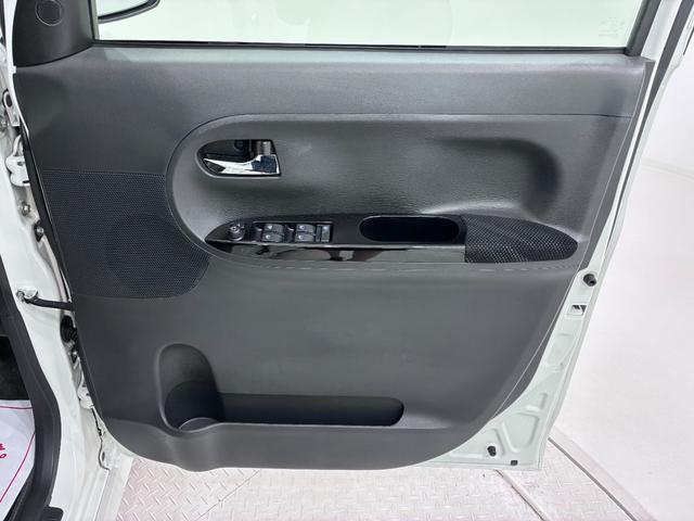 タントカスタムＸ　トップエディションＳＡ左側パワースライドドア　オートライト　キーフリー　アイドリングストップ　電動格納式ドアミラー　衝突被害軽減システム　エアコン　パワーステアリング　パワーウィンドウ　運転席エアバッグ　ＡＢＳ（岡山県）の中古車