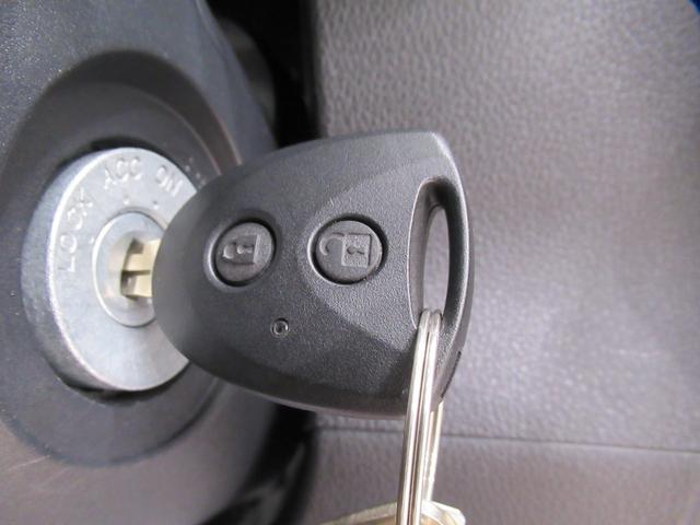 ハイゼットカーゴデラックス４ＷＤ　ＡＭ／ＦＭラジオ　両側スライドドア　オートライト　キーレスエントリー　アイドリングストップ　衝突被害軽減システム　レーンアシスト　オートマチックハイビーム　ティーゼットデオプラス（岡山県）の中古車