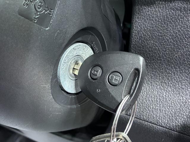 ハイゼットカーゴデラックスAM/FMラジオ 両側スライドドア オートライト キーレスエントリー アイドリングストップ 衝突被害軽減システム レーンアシスト オートマチックハイビーム ティーゼットデオプラス(岡山県)の中古車