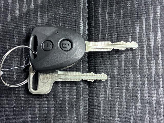 ハイゼットカーゴデラックスAM/FMラジオ 両側スライドドア オートライト キーレスエントリー アイドリングストップ 衝突被害軽減システム レーンアシスト オートマチックハイビーム ティーゼットデオプラス(岡山県)の中古車