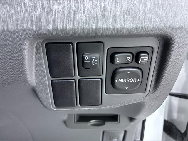 プリウスSオートライト キーフリー 電動格納式ドアミラー エアコン パワーステアリング パワーウィンドウ 運転席エアバッグ ABS ティーゼットデオプラス(岡山県)の中古車