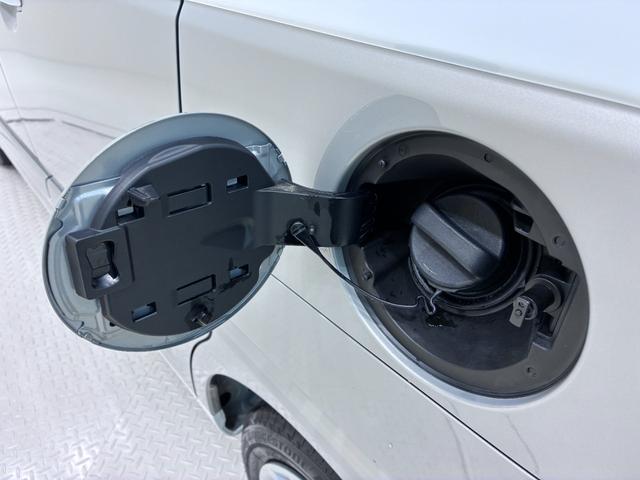 ムーヴキャンバスストライプスＧパノラマモニター　７インチナビ　ドライブレコーダー　両側パワースライドドア　シートヒーター　ＵＳＢ入力端子　Ｂｌｕｅｔｏｏｔｈ　オートライト　キーフリー　ティーゼットデオプラス　エコアイドル非装着車（岡山県）の中古車