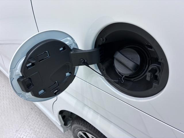 タントカスタムＲＳリミテッド４ＷＤ　パノラマモニター　７インチナビ　ドライブレコーダー　両側パワースライドドア　シートヒーター　ＵＳＢ入力端子　Ｂｌｕｅｔｏｏｔｈ　オートライト　キーフリー　アイドリングストップ（岡山県）の中古車