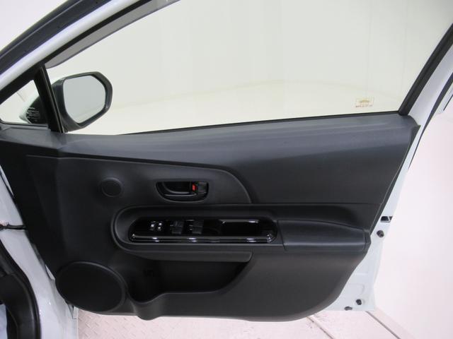 アクアＳスタイルブラックシートヒーター　オートライト　キーフリー　電動格納式ドアミラー　エアコン　パワーステアリング　パワーウィンドウ　運転席エアバッグ　ＡＢＳ　ティーゼットデオプラス（岡山県）の中古車