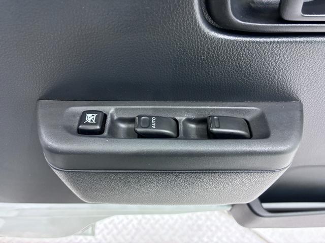 ハイゼットトラックエクストラ　ＳＡ３ｔ４ＷＤ　ＭＴ５速　荷台作業灯　オートライト　キーレスエントリー　衝突被害軽減システム　レーンアシスト　エアコン　パワーステアリング　パワーウィンドウ　運転席エアバッグ　ＡＢＳ　ティーゼットデオプラス（岡山県）の中古車