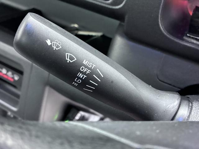 ハイゼットトラックエクストラ　ＳＡ３ｔ４ＷＤ　ＭＴ５速　荷台作業灯　オートライト　キーレスエントリー　衝突被害軽減システム　レーンアシスト　エアコン　パワーステアリング　パワーウィンドウ　運転席エアバッグ　ＡＢＳ　ティーゼットデオプラス（岡山県）の中古車