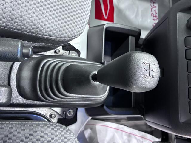 ハイゼットトラックエクストラ　ＳＡ３ｔ４ＷＤ　ＭＴ５速　荷台作業灯　オートライト　キーレスエントリー　衝突被害軽減システム　レーンアシスト　エアコン　パワーステアリング　パワーウィンドウ　運転席エアバッグ　ＡＢＳ　ティーゼットデオプラス（岡山県）の中古車