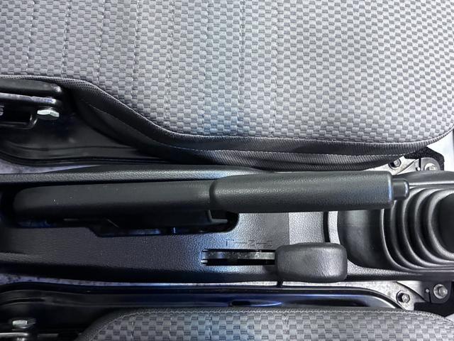 ハイゼットトラックエクストラ　ＳＡ３ｔ４ＷＤ　ＭＴ５速　荷台作業灯　オートライト　キーレスエントリー　衝突被害軽減システム　レーンアシスト　エアコン　パワーステアリング　パワーウィンドウ　運転席エアバッグ　ＡＢＳ　ティーゼットデオプラス（岡山県）の中古車