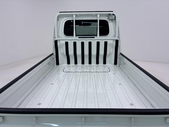 ハイゼットトラックエクストラ　ＳＡ３ｔ４ＷＤ　ＭＴ５速　荷台作業灯　オートライト　キーレスエントリー　衝突被害軽減システム　レーンアシスト　エアコン　パワーステアリング　パワーウィンドウ　運転席エアバッグ　ＡＢＳ　ティーゼットデオプラス（岡山県）の中古車