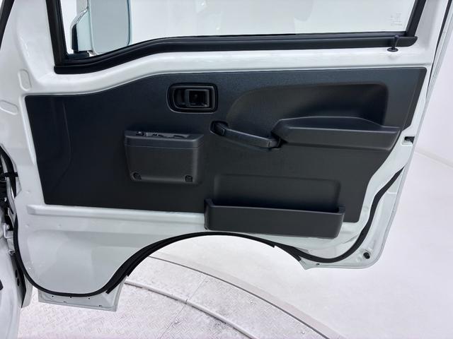 ハイゼットトラックエクストラ　ＳＡ３ｔ４ＷＤ　ＭＴ５速　荷台作業灯　オートライト　キーレスエントリー　衝突被害軽減システム　レーンアシスト　エアコン　パワーステアリング　パワーウィンドウ　運転席エアバッグ　ＡＢＳ　ティーゼットデオプラス（岡山県）の中古車