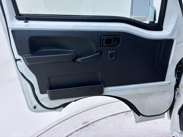 ハイゼットトラックエクストラ　ＳＡ３ｔ４ＷＤ　ＭＴ５速　荷台作業灯　オートライト　キーレスエントリー　衝突被害軽減システム　レーンアシスト　エアコン　パワーステアリング　パワーウィンドウ　運転席エアバッグ　ＡＢＳ　ティーゼットデオプラス（岡山県）の中古車