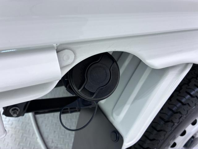 ハイゼットトラックエクストラ　ＳＡ３ｔ４ＷＤ　ＭＴ５速　荷台作業灯　オートライト　キーレスエントリー　衝突被害軽減システム　レーンアシスト　エアコン　パワーステアリング　パワーウィンドウ　運転席エアバッグ　ＡＢＳ　ティーゼットデオプラス（岡山県）の中古車