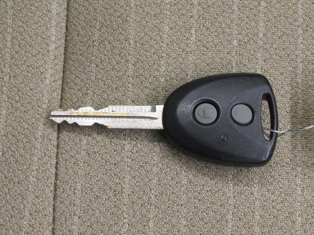 ムーヴＬキーレスエントリー　ＣＤチューナー　電動格納式ドアミラー　エアコン　パワーステアリング　パワーウィンドウ　運転席エアバッグ　ＡＢＳ　ティーゼットデオプラス（岡山県）の中古車