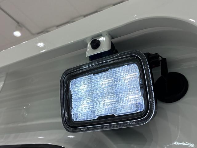 ハイゼットトラックスタンダード　農用スペシャル４ＷＤ　荷台作業灯　ドライブレコーダー　ＡＭ／ＦＭラジオ　オートライト　アイドリングストップ　衝突被害軽減システム　レーンアシスト　オートマチックハイビーム　ティーゼットデオプラス（岡山県）の中古車