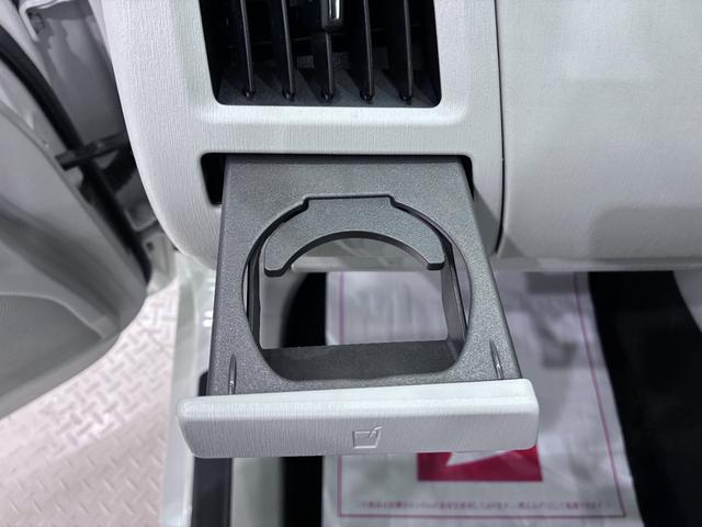 プリウスアルファＧキーフリー　電動格納式ドアミラー　エアコン　パワーステアリング　パワーウィンドウ　運転席エアバッグ　ＡＢＳ　ティーゼットデオプラス（岡山県）の中古車