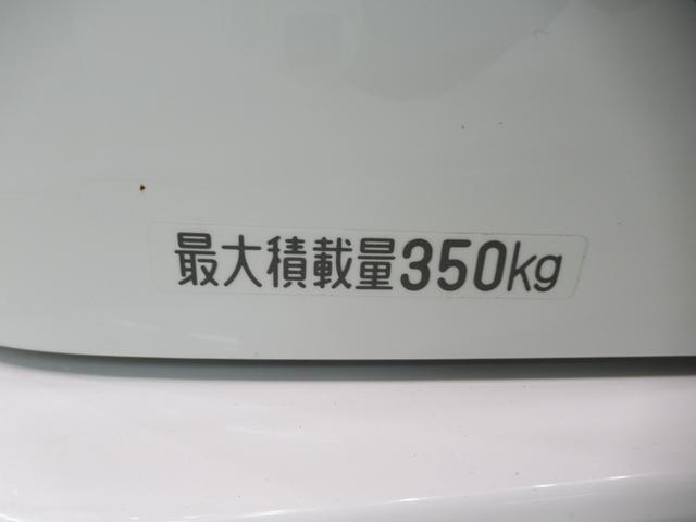 ハイゼットカーゴデラックス　ＳＡ３両側スライドドア　ＡＭ／ＦＭラジオ　オートライト　キーレスエントリー　アイドリングストップ　衝突被害軽減システム　レーンアシスト　オートマチックハイビーム　ティーゼットデオプラス（岡山県）の中古車