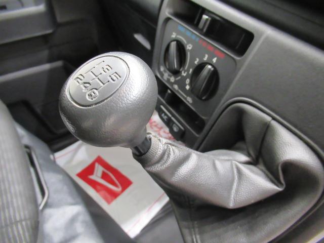 ハイゼットカーゴデラックス4WD MT5速 両側スライドドア AM/FMラジオ オートライト キーレスエントリー アイドリングストップ 衝突被害軽減システム レーンアシスト オートマチックハイビーム ティーゼットデオプラス(岡山県)の中古車