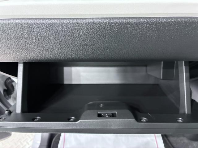 ムーヴキャンバスストライプスＧパノラマモニター　７インチナビ　両側パワースライドドア　シートヒーター　ＵＳＢ入力端子　Ｂｌｕｅｔｏｏｔｈ　ホッとカップホルダー　オートライト　キーフリー　アイドリングストップ　ティーゼットデオプラス（岡山県）の中古車