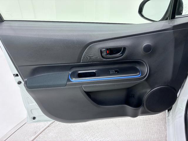 アクアＳオートライト　キーフリー　電動格納式ドアミラー　エアコン　パワーステアリング　パワーウィンドウ　運転席エアバッグ　ＡＢＳ　ティーゼットデオプラス（岡山県）の中古車