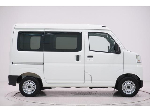 ハイゼットカーゴデラックス４ＷＤ　両側スライドドア　ＡＭ／ＦＭラジオ　オートライト　キーレスエントリー　アイドリングストップ　衝突被害軽減システム　レーンアシスト　オートマチックハイビーム　ティーゼットデオプラス（岡山県）の中古車