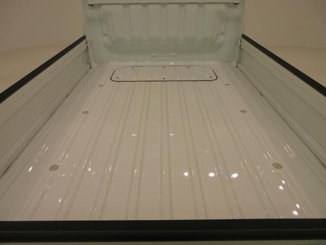 ハイゼットトラックスタンダード　農用スペシャル４ＷＤ　ＭＴ５速　ＡＭ／ＦＭラジオ　荷台作業灯　オートライト　アイドリングストップ　衝突被害軽減システム　レーンアシスト　オートマチックハイビーム　ティーゼットデオプラス（岡山県）の中古車