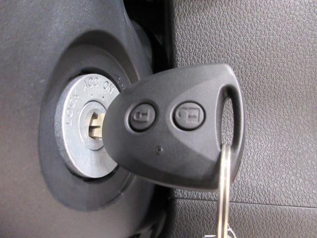 ハイゼットカーゴデラックス両側スライドドア　バックモニター　ディスプレイオーディオ　Ｂｌｕｅｔｏｏｔｈ　オートライト　キーレスエントリー　アイドリングストップ　衝突被害軽減システム　レーンアシスト　オートマチックハイビーム（岡山県）の中古車