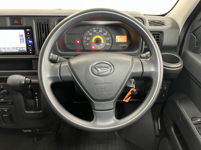 ハイゼットカーゴスローパー　リヤレス＋補助シート福祉車両　車椅子乗車　電動ウインチ　ドラレコ　両側スライドドア　エアコン　ＵＳＢ接続端子　アイドリングストップ　リヤファン　パワーウインドウ　Ｂカメラ　キーレス（神奈川県）の中古車