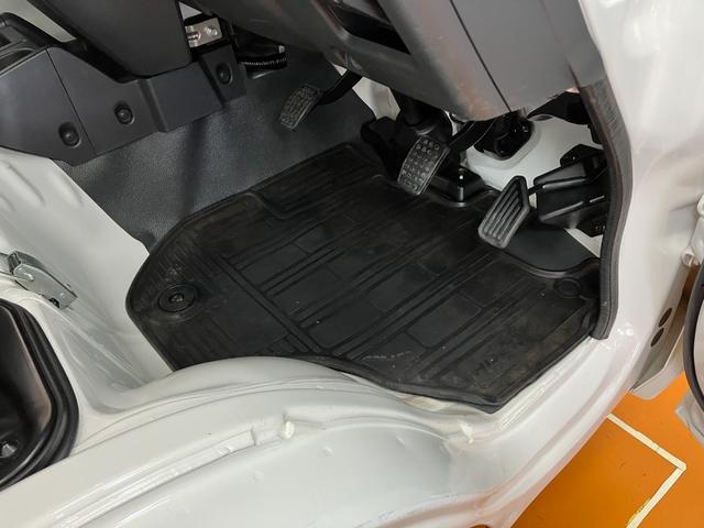 ハイゼットトラックスタンダード　農用スペシャル４ＷＤ　５段マニュアルシフト　三方開　ナビゲーション　エアコン　光軸調整ダイヤル　荷台作業灯　ＥＴＣ　手動ウインドレギュレーター（神奈川県）の中古車