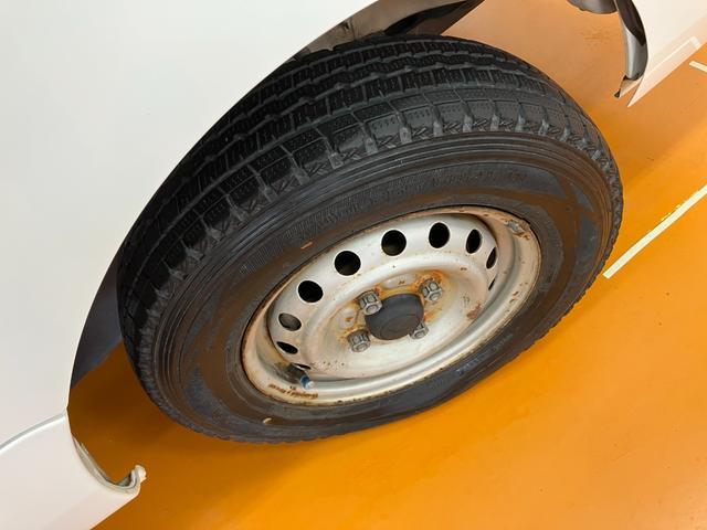 ハイゼットトラックスタンダード　農用スペシャル４ＷＤ　５段マニュアルシフト　三方開　ナビゲーション　エアコン　光軸調整ダイヤル　荷台作業灯　ＥＴＣ　手動ウインドレギュレーター（神奈川県）の中古車