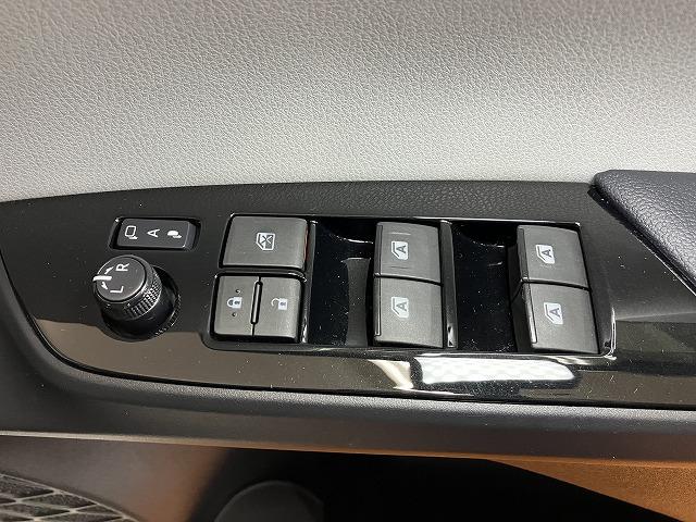 プリウスＡ衝突被害軽減ブレーキシステム　クルーズコントロール　Ｐスタート　ヘッドアップディスプレイ　ステアリングスイッチ　オートハイビーム（神奈川県）の中古車