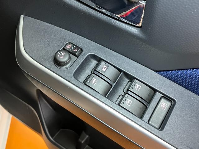 トールカスタムＧ　ＳＡIIスマアシ　パノラマモニター対応　両側オートスライドドア　ステアリングスイッチ　クルーズコントロール　後席モニター　Ｐスタート　アイドリングストップ　キーフリー（神奈川県）の中古車
